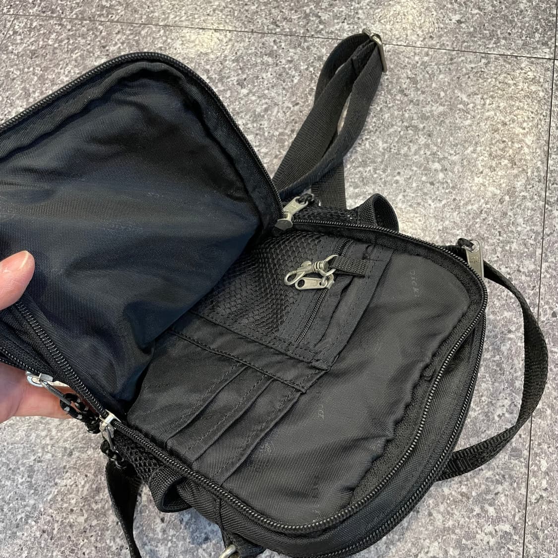 디키즈 크로스백 상품이미지4