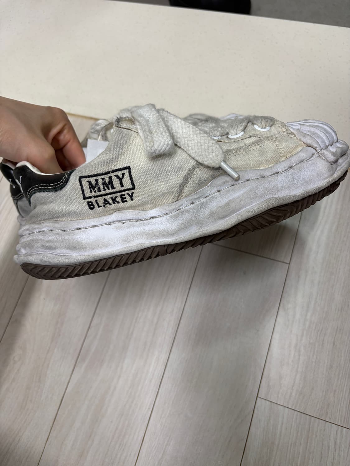 메종 미하라 야스히로 블레이키 OG 솔 캔버스 로우탑 스니커즈 화이트 상품이미지4