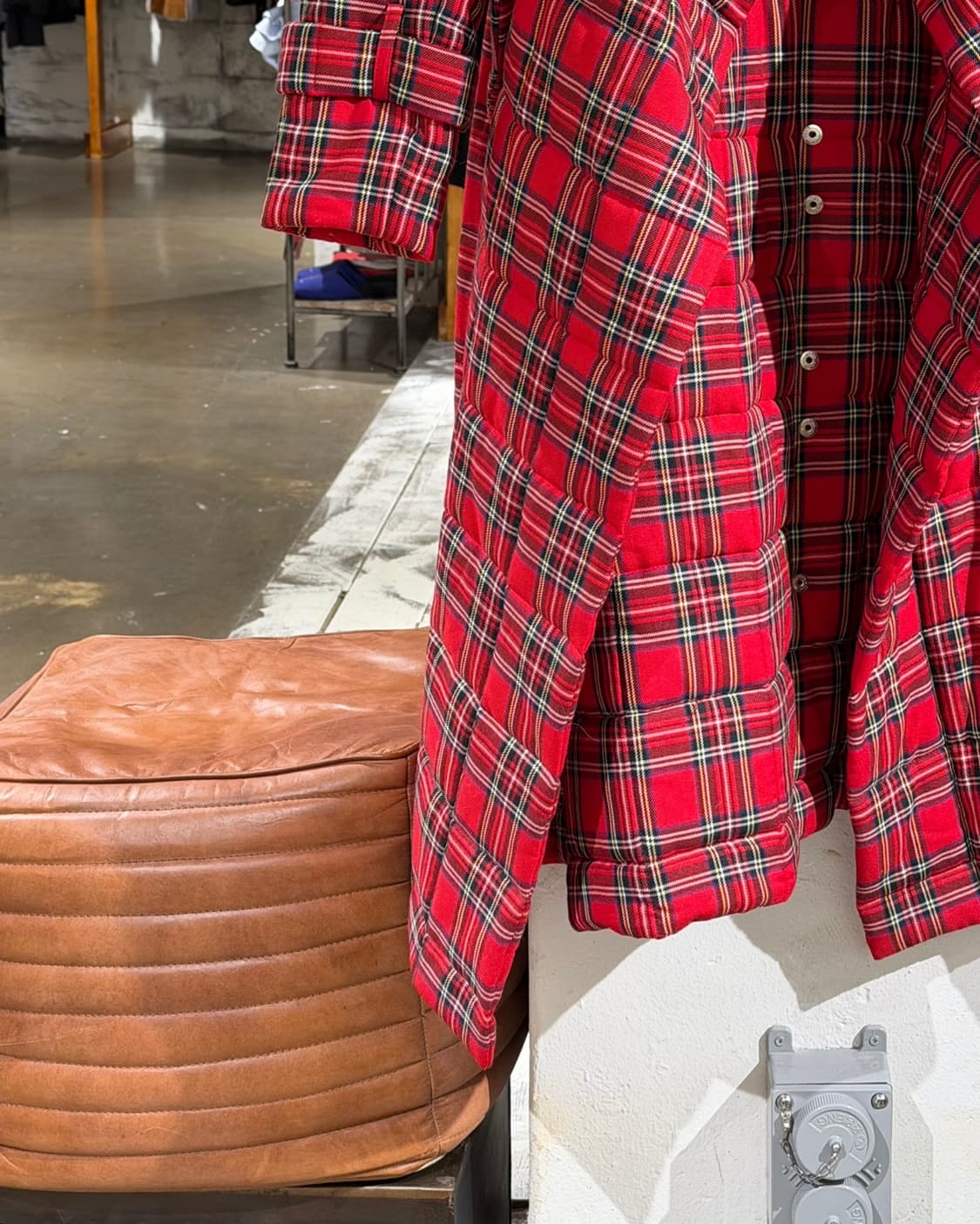 어웨이크 모드 레드 타탄 체크 패디드 퀄팅 롱코트 상품이미지5