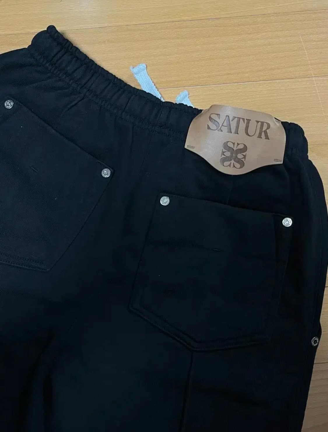 세터 SATUR 클래식로고 스웨트팬츠 상품이미지4