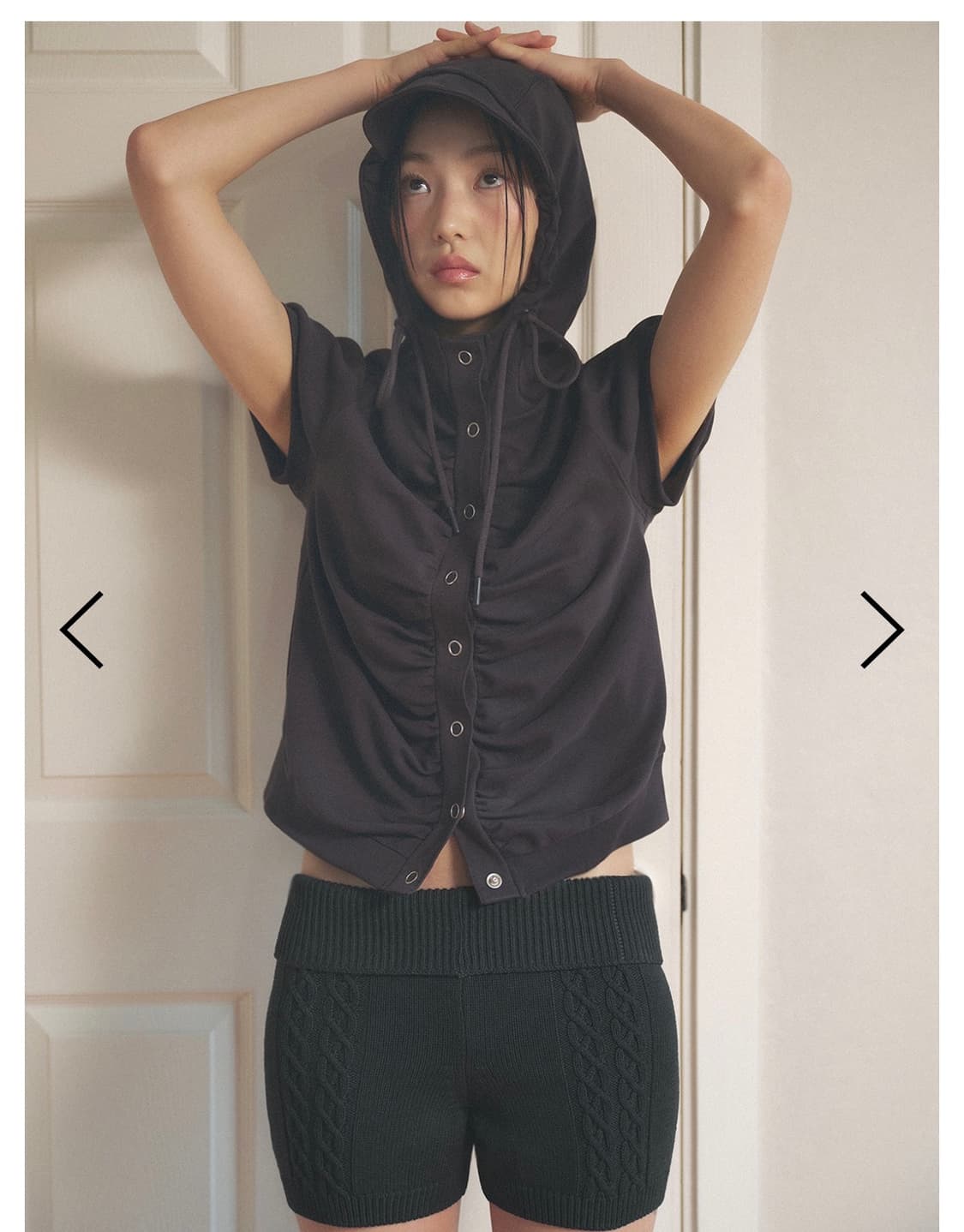 허그유어스킨 셔링 스냅 버튼 베스트 차콜 상품이미지2