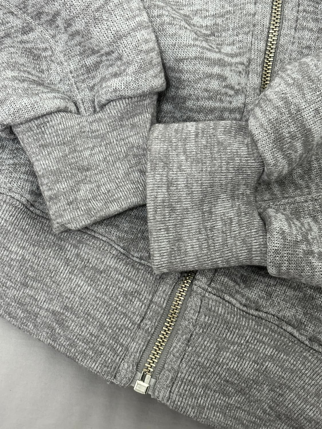 폴리수엠 스터드 후드집업 그레이 상품이미지5