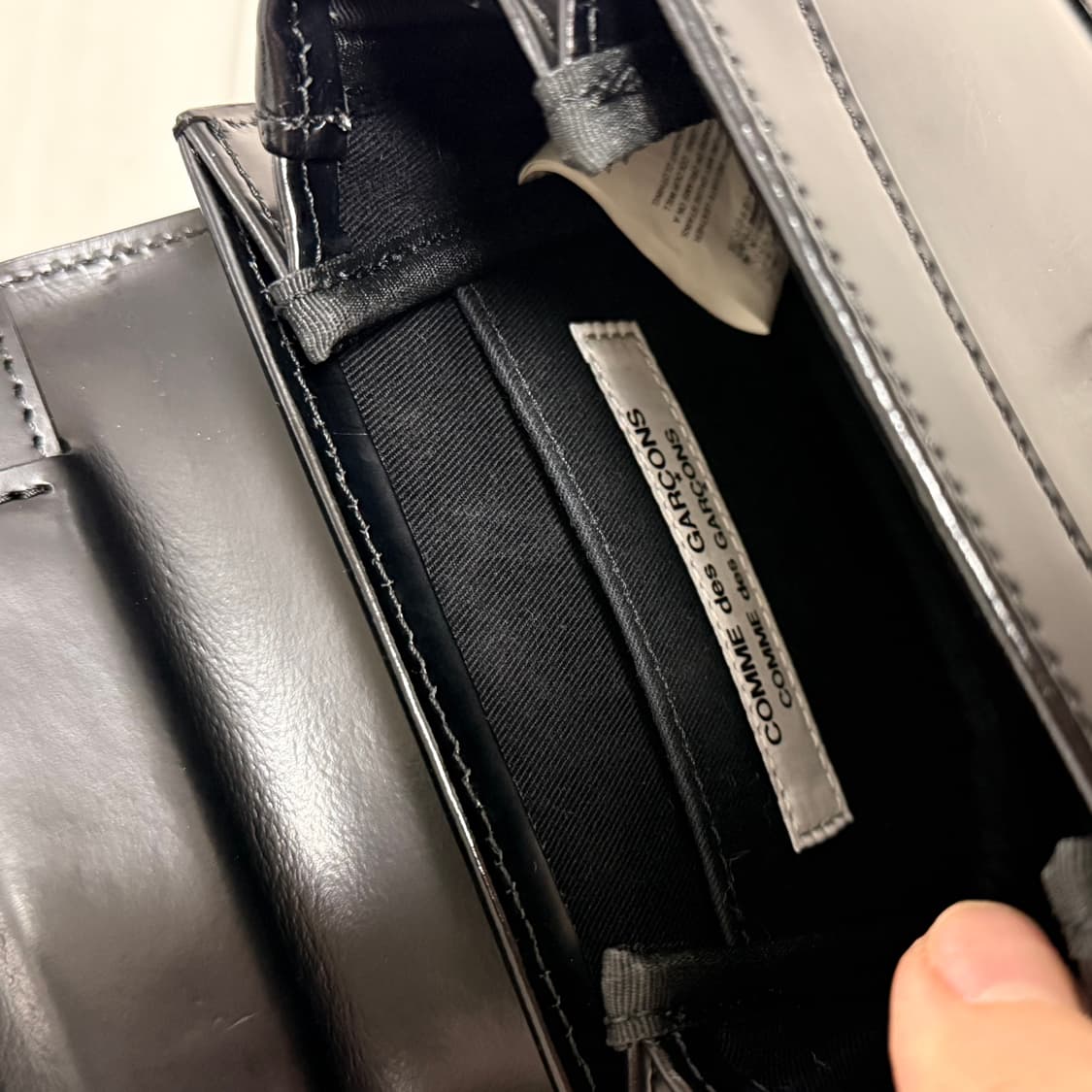 꼼데가르송 꼼데가르송 폴드 오버 탑 미니백 상품이미지8