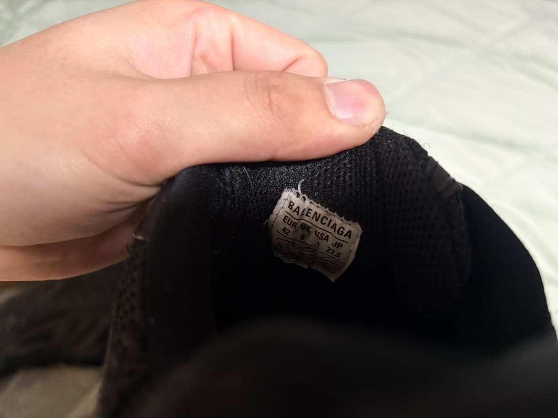 발렌시아가 디펜더 42 블랙 상품이미지6