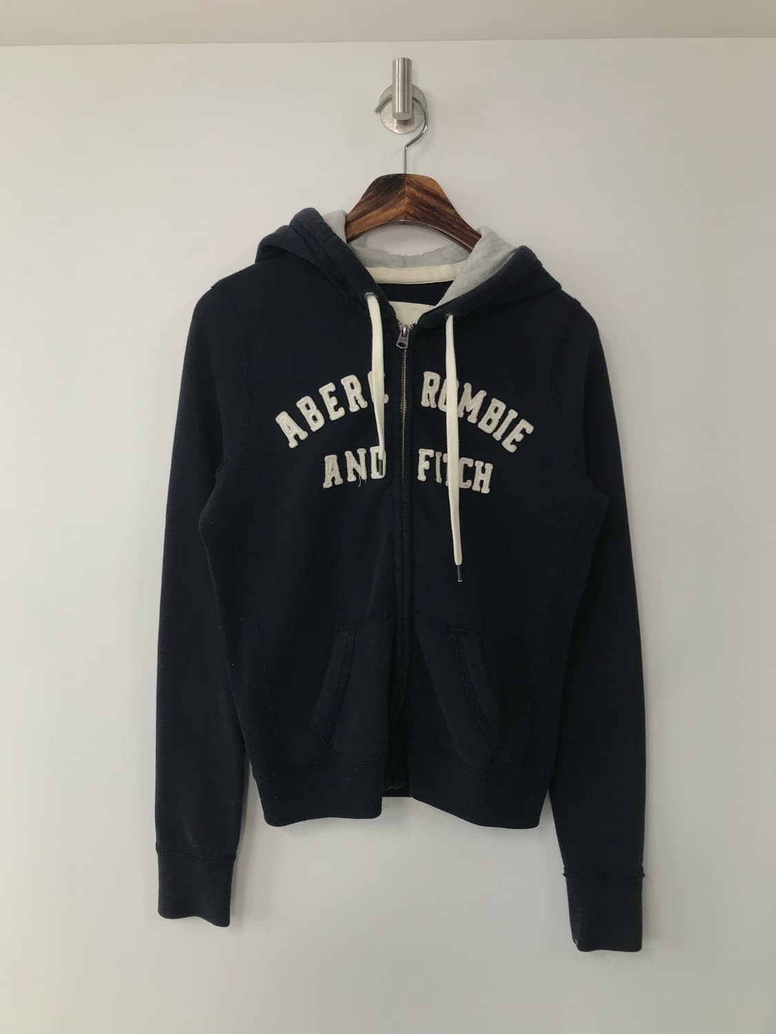 아베크롬비 y2k 와투케 네이비 딱붙 후드집업 상품이미지2