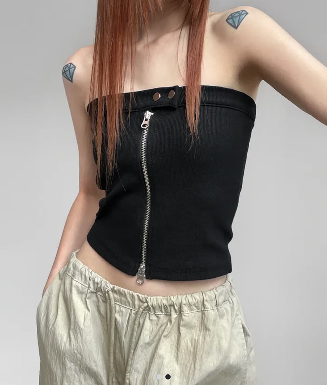 (미착용 새상품) 블랙업 버닛 피그먼트 지퍼 튜브탑 상품이미지1