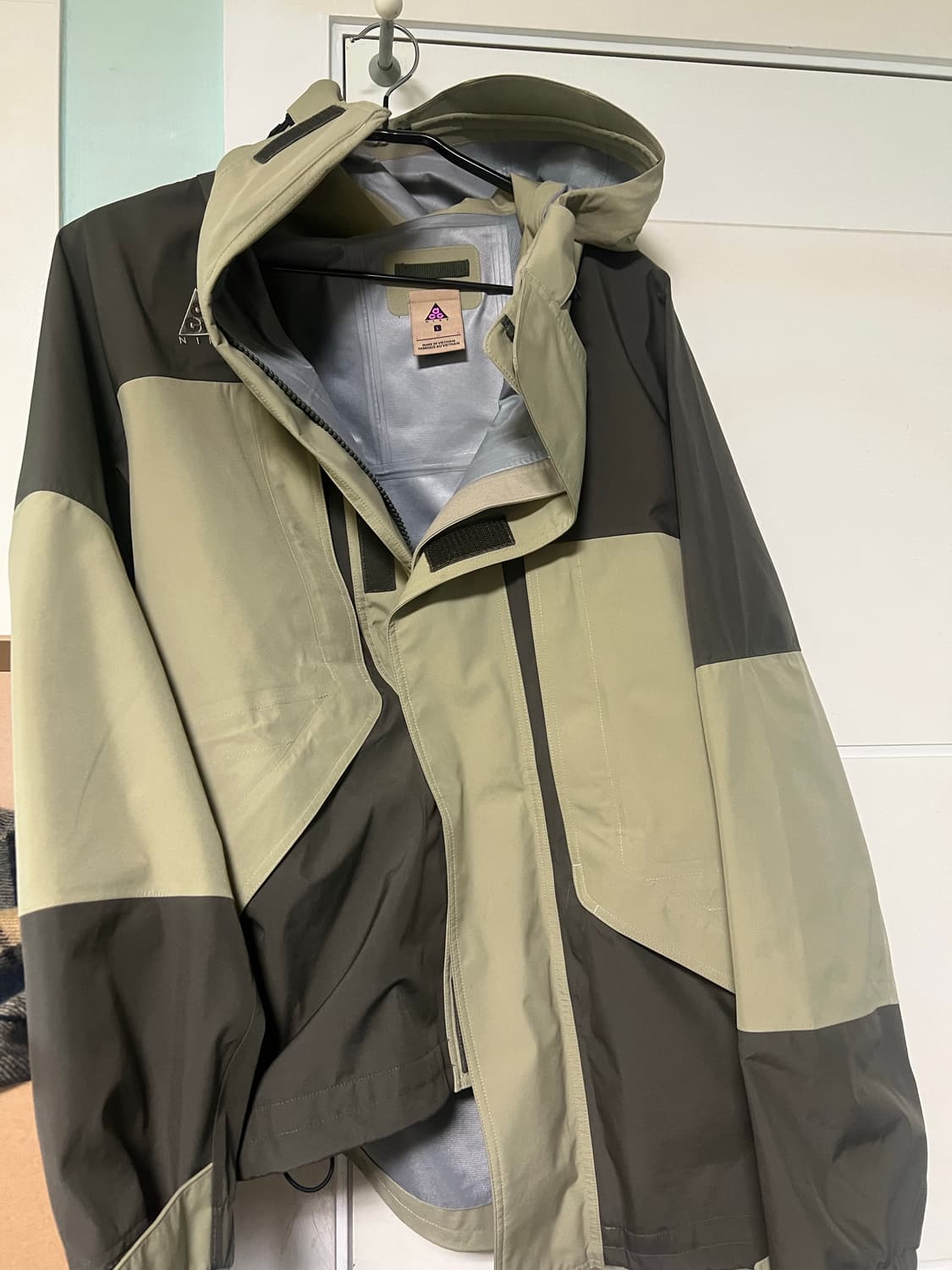 나이키 ACG바람막이 상품이미지2