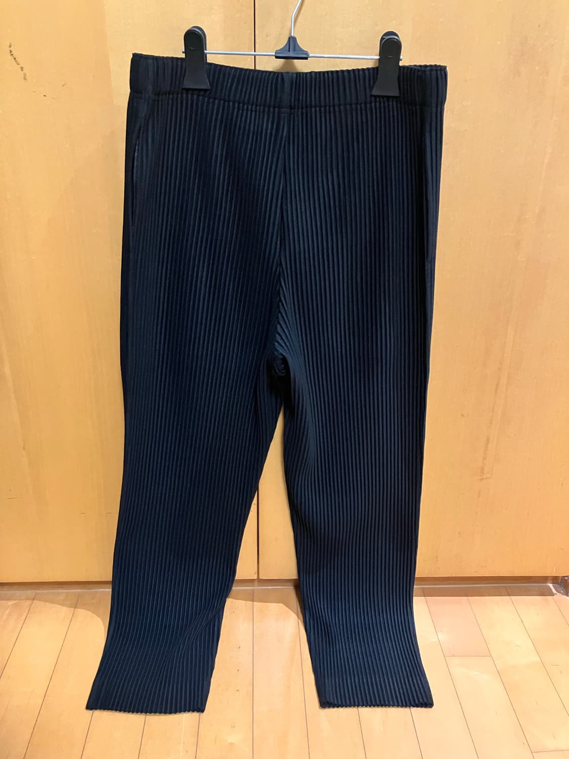 옴므 플리세 이세이 미야케 MC 셉템버 스트레이트 팬츠 블랙 상품이미지2