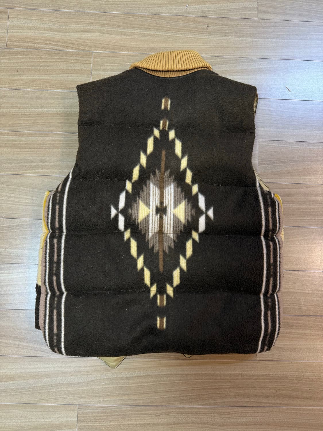 크레센트다운웍스 노스웨스트 울패딩 상품이미지2