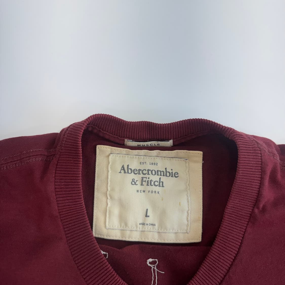 Abercrombie 아베크롬비 버건디 반팔  상품이미지5