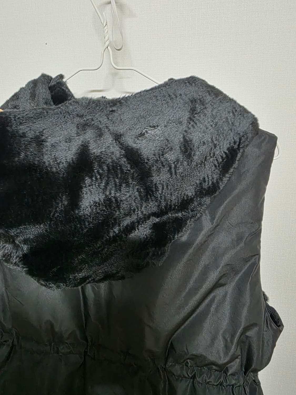 칼라거펠드 천연모피 거위털 조끼 상품이미지3