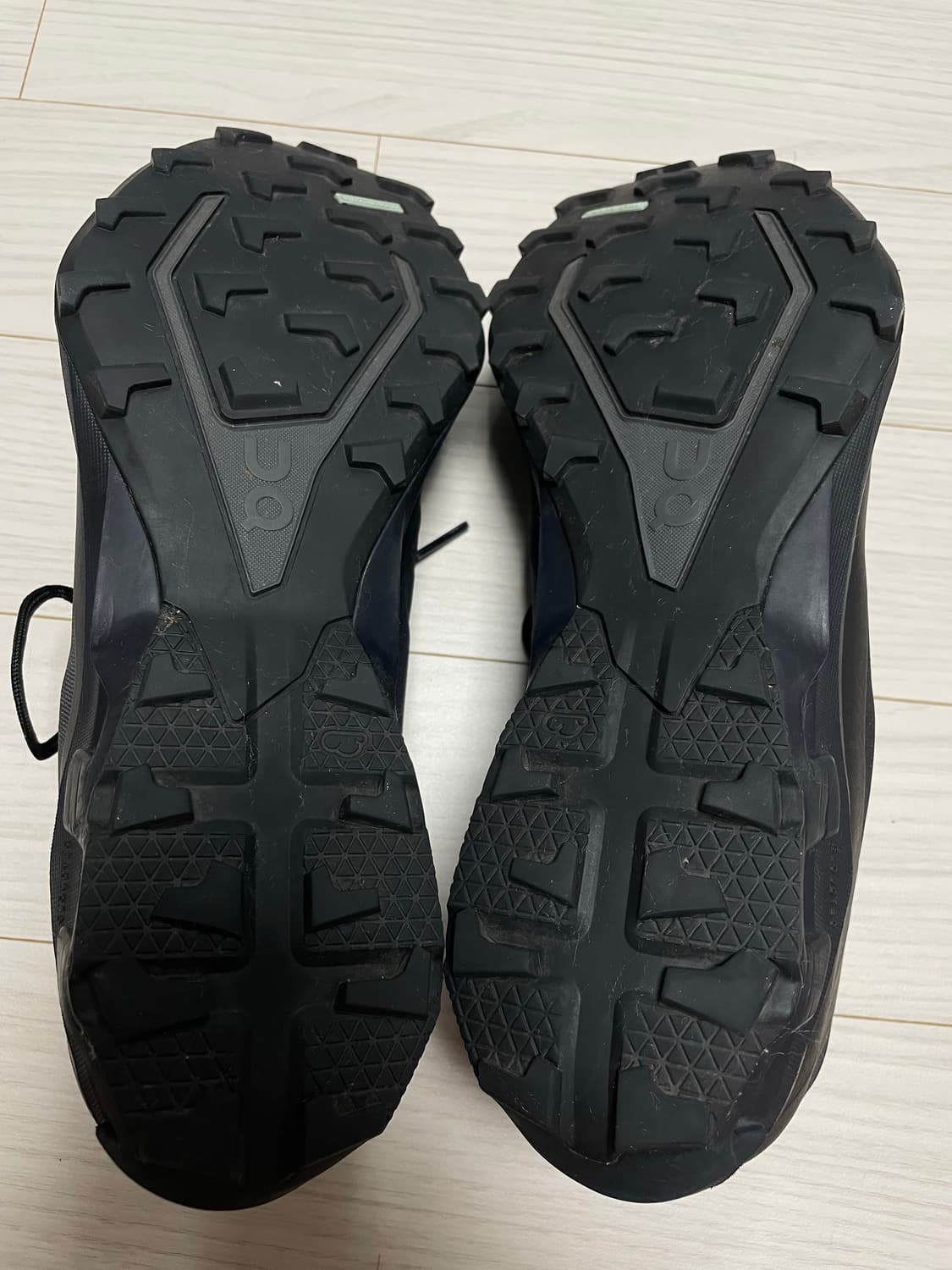 파프 온 클라우드벤쳐 피크 블랙 280 상품이미지4