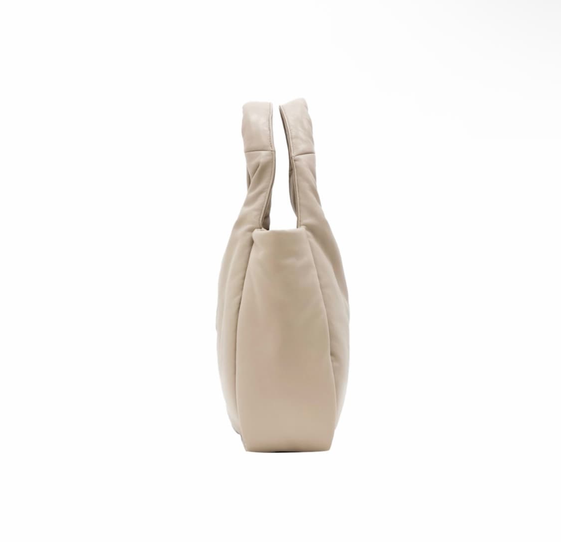 [M] 프라다 패디드 소프트 패딩 니파 레더 백 미디움 데저트 베이지 상품이미지4