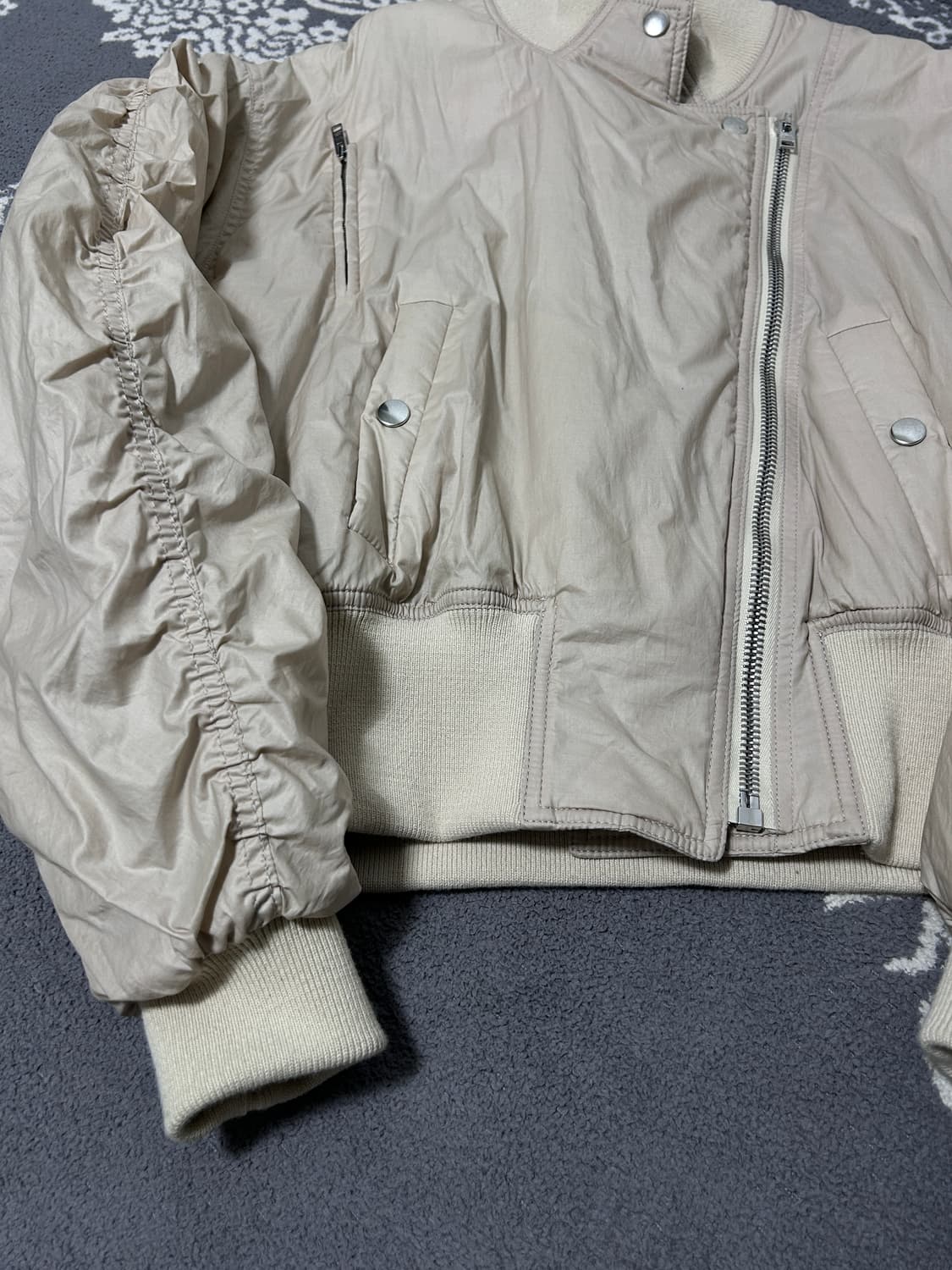 이자벨마랑 사선 크롭 봄버 자켓 상품이미지4