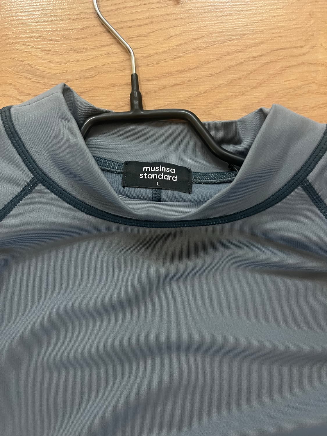 무신사 시티레저 모크넥 티셔츠(사이즈 L) 상품이미지3