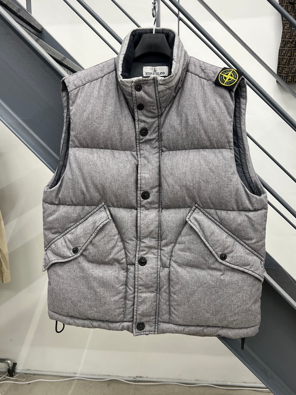 스톤아일랜드 견장 와펜 MIX FIBRE 패딩 베스트 상품이미지3
