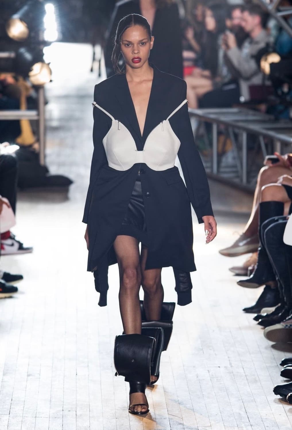 헬무트 랭 브라자 백 By. 셰인 올리버 상품이미지2