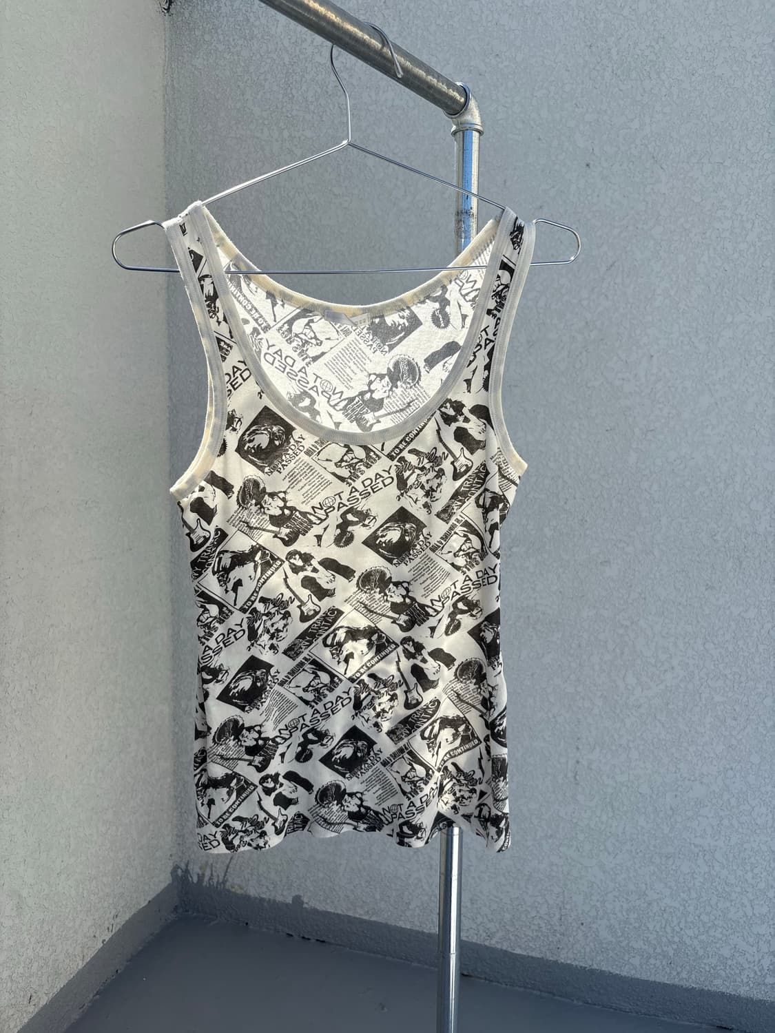 47 white graphic sleeveless 상품이미지1