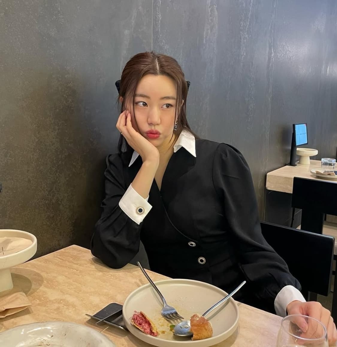 새상품)살롱드욘 블랙 셔츠 원피스 상품이미지2