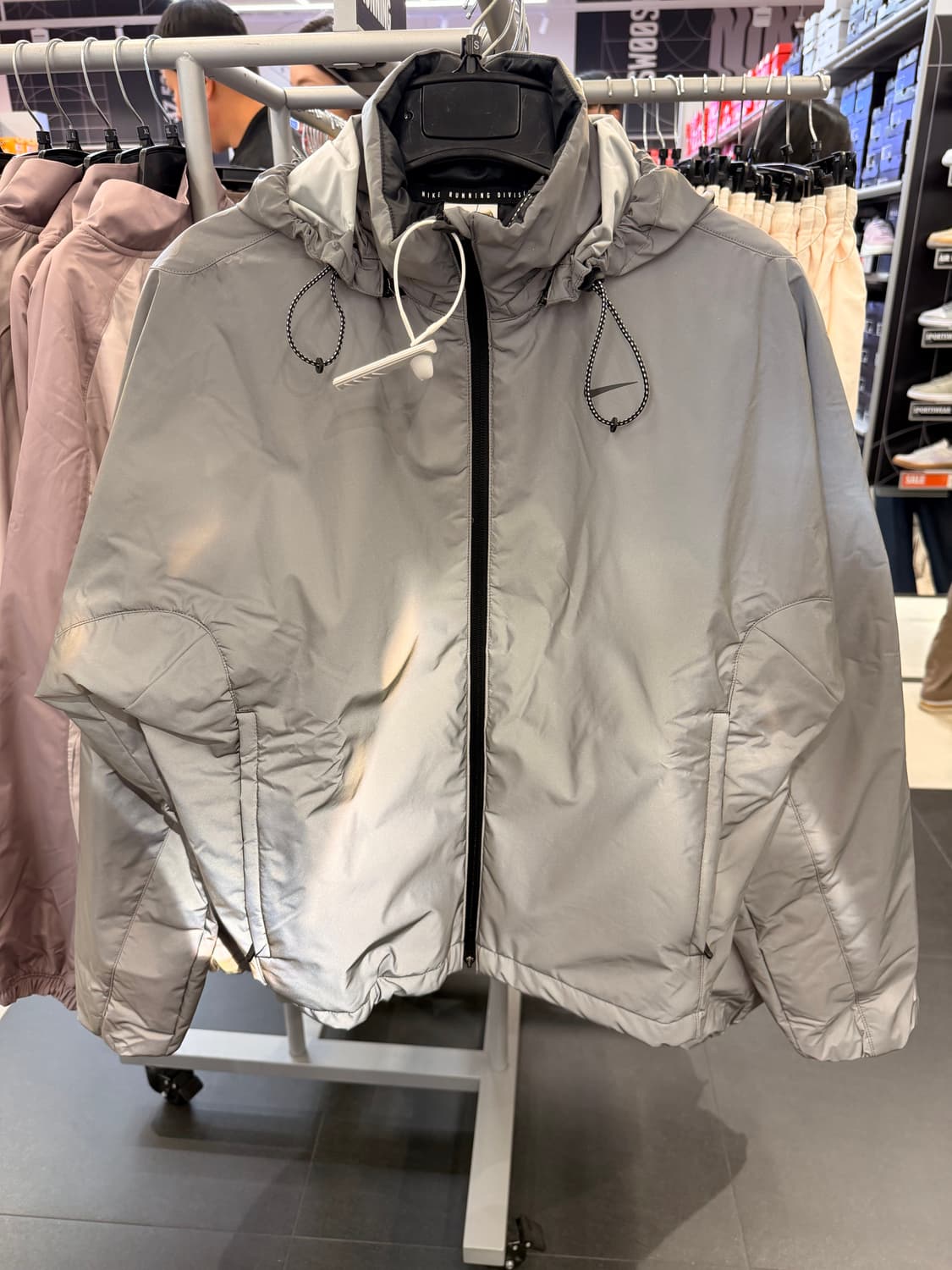 매장새상품 나이키 여성 러닝 자켓 겨울 디비전 써마핏 fv6421-011 상품이미지1