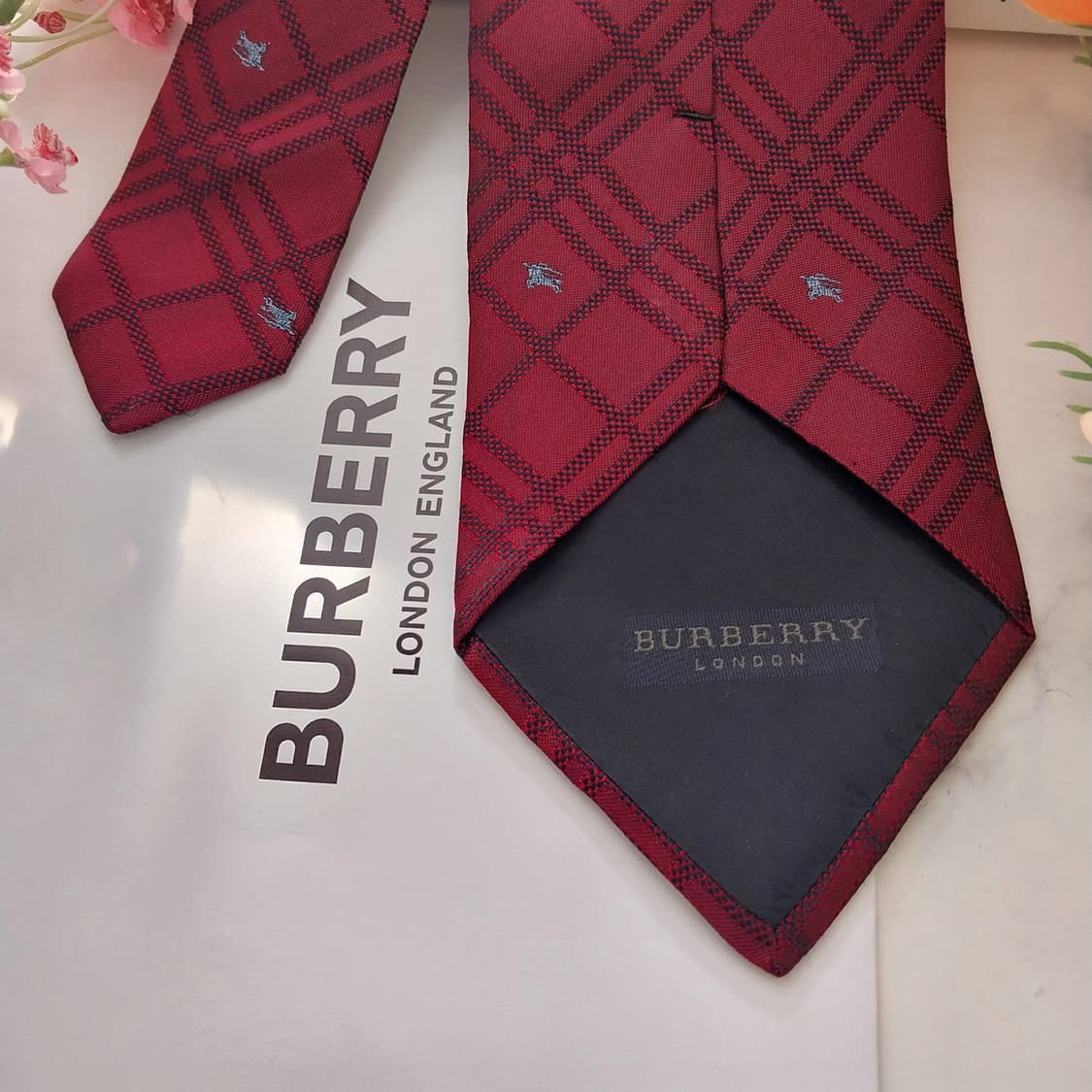 버버리 실크 와인 패턴 넥타이 9.5cm A+등급 K1390
 상품이미지7