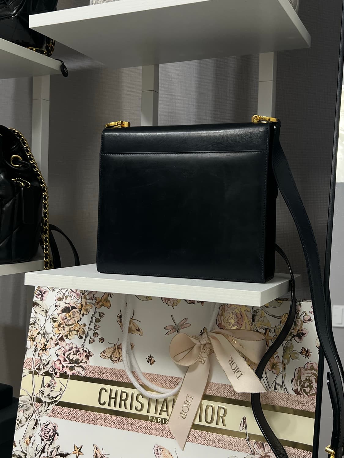 페라가모 간치니 크로스백 상품이미지2