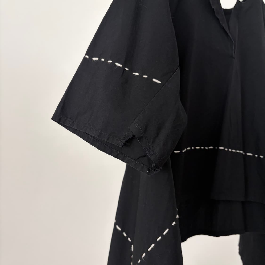 Stitch Asymmetry Half Blouse 상품이미지3