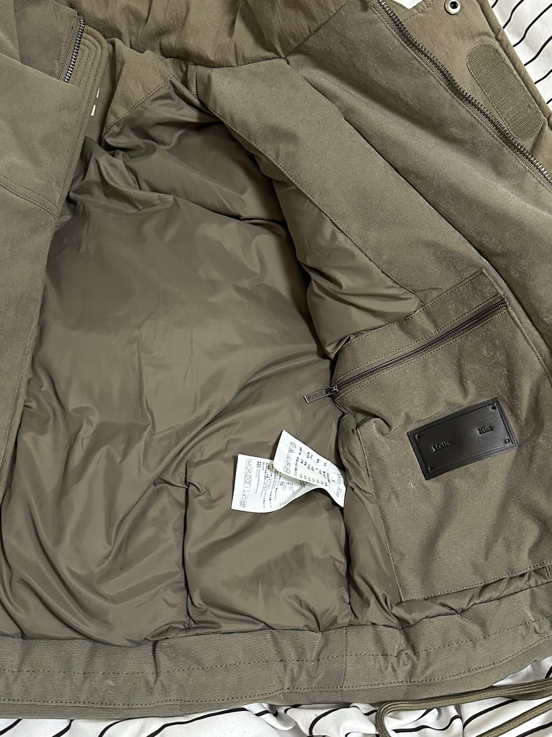 마뗑킴 레이어드 후디 봄버 다운 점퍼 라이트 카키  상품이미지4