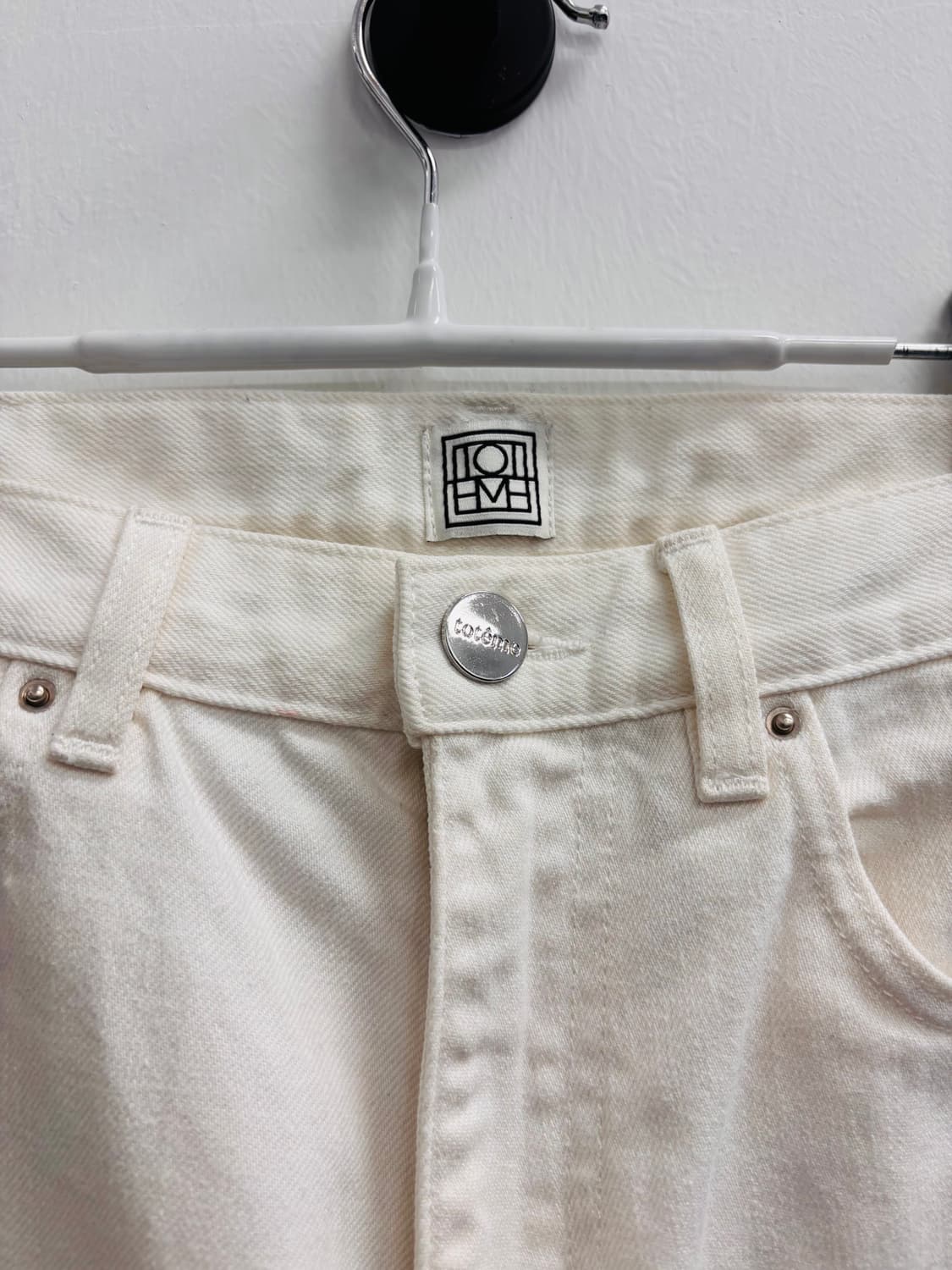 토템 Toteme 트위스티드 심 스트레이트 데님 팬츠 상품이미지3