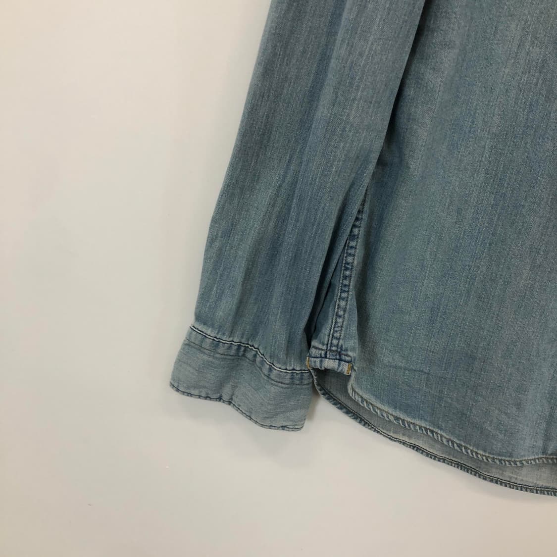 리바이스 화이트R탭 웨스턴 데님셔츠 M 상품이미지3