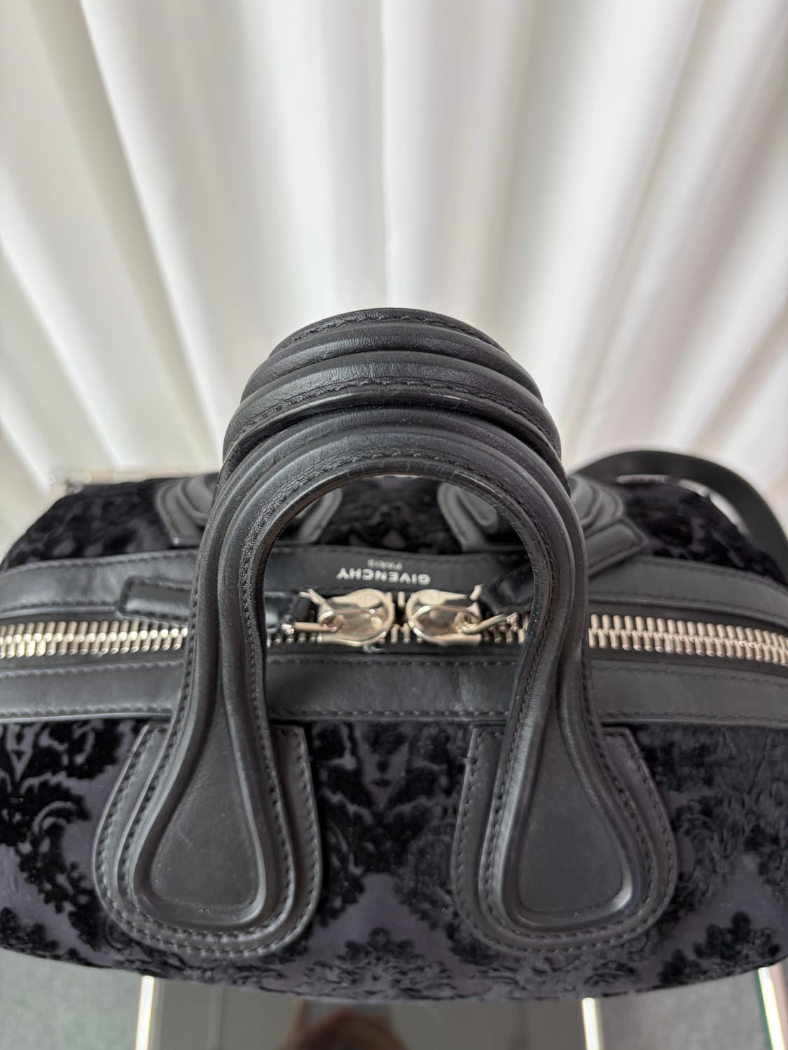 지방시 나이팅게일 벨벳 플로럴 숄더백 상품이미지9