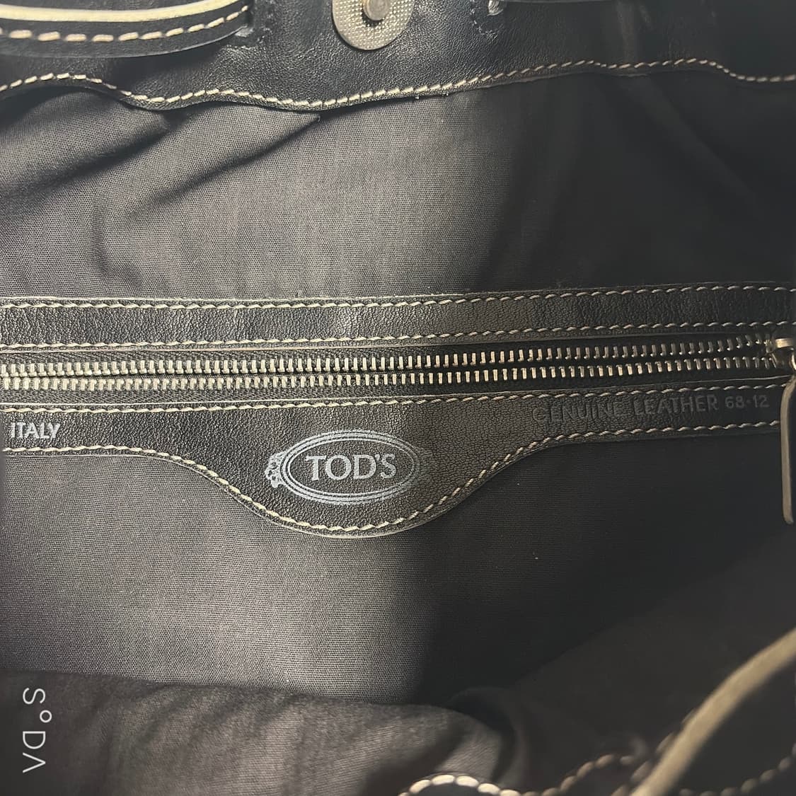 TODS 토즈 블랙 레더 드로우스트링 호보백 상품이미지8