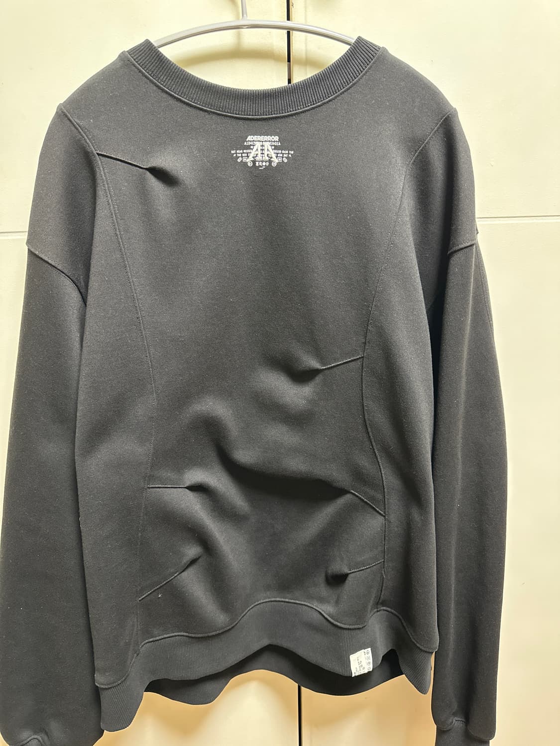 아더에러 24ss 맨투맨 팝니다! 상품이미지1