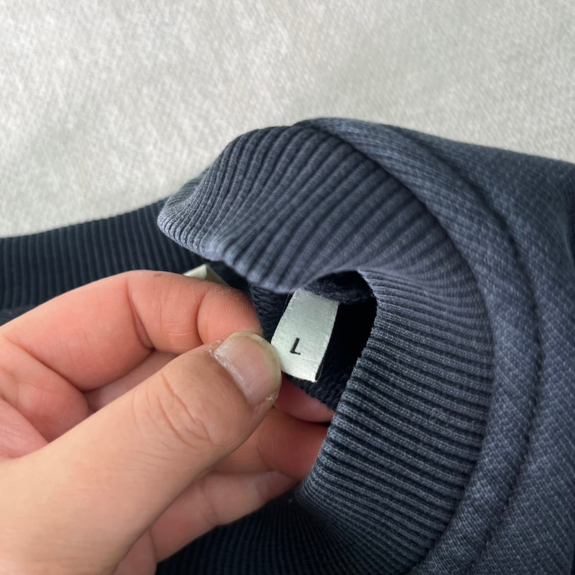 100 아미 22ss 스몰로고 맨투맨 상품이미지4