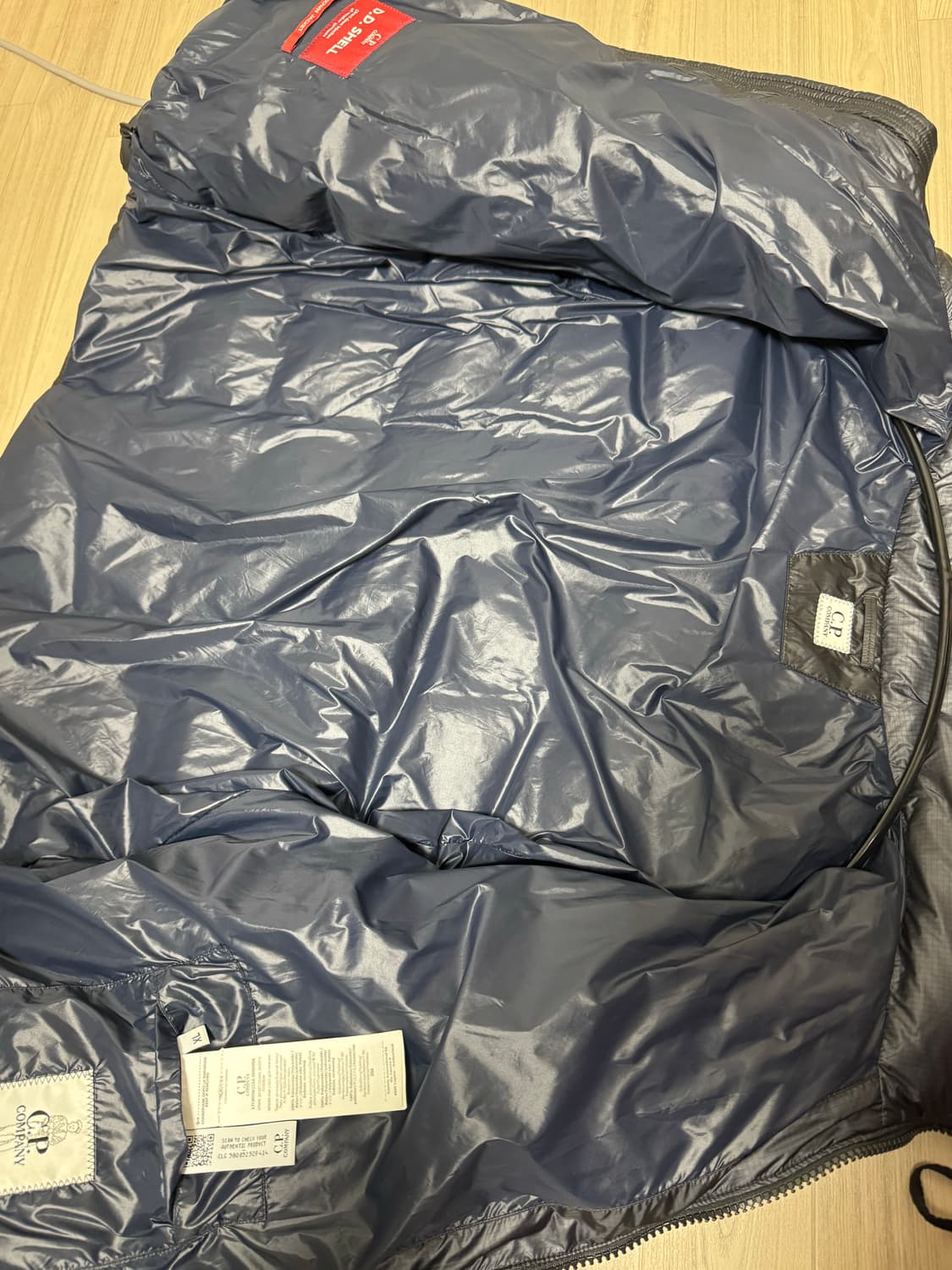 cp컴퍼니 디디쉘 다운자켓 24fw 이클립스블루 XL 상품이미지9