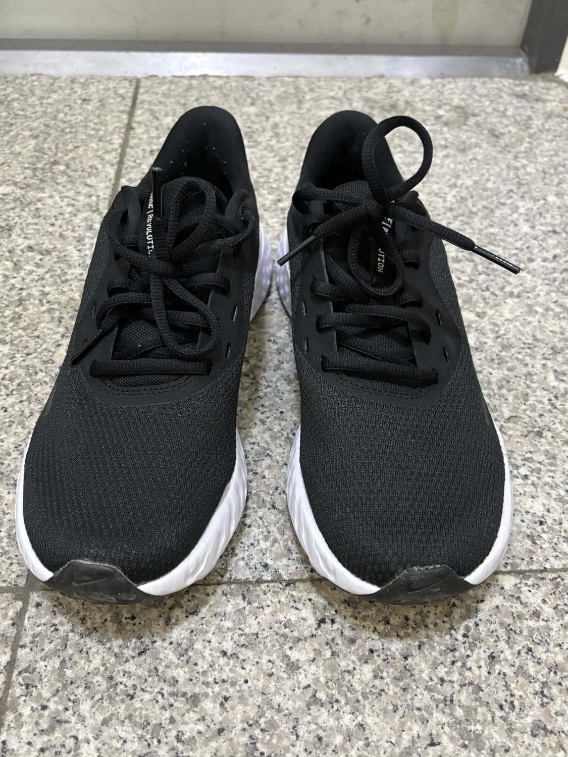 나이키 레볼루션 5 런닝화 블랙(250) 상품이미지3