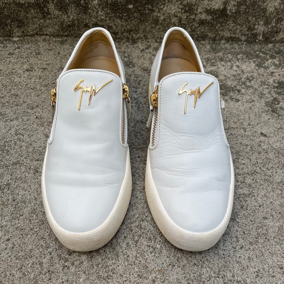 [40.5] Giuseppe Zanotti 지퍼 디테일 레더 슬립온 상품이미지2