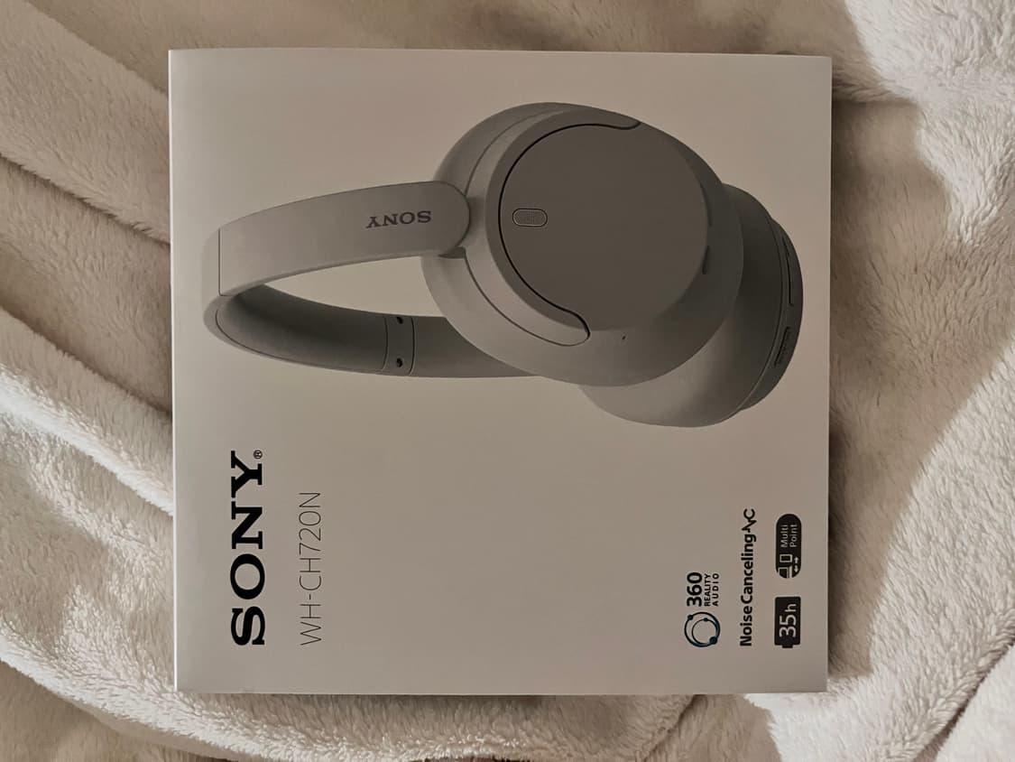 소니 헤드셋 판매합니다 (ch700n) 상품이미지1