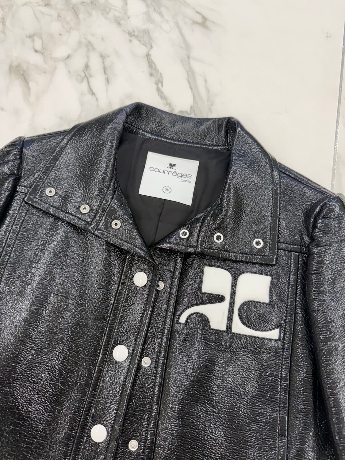 꾸레쥬 블랙 페이던트 자켓 36 상품이미지3