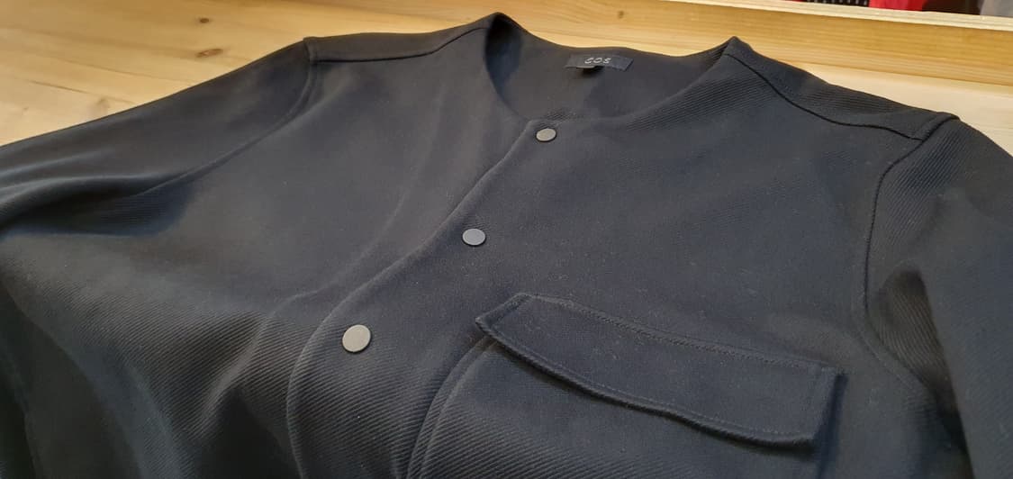 100.COS 라운드 블랙점퍼 상품이미지3