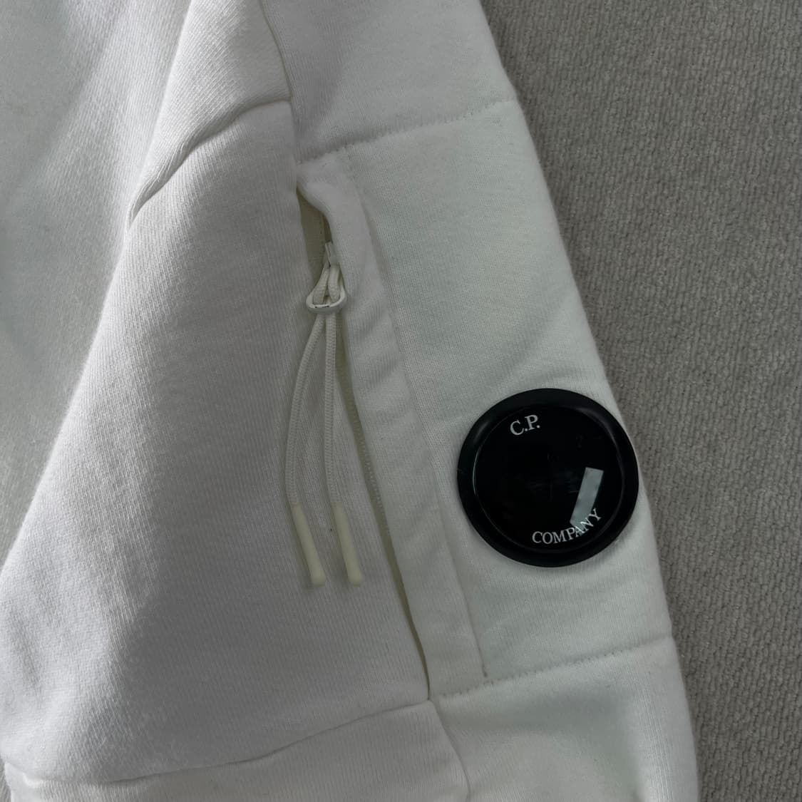 105 cp컴퍼니 고글와펜 지퍼 맨투맨 상품이미지3