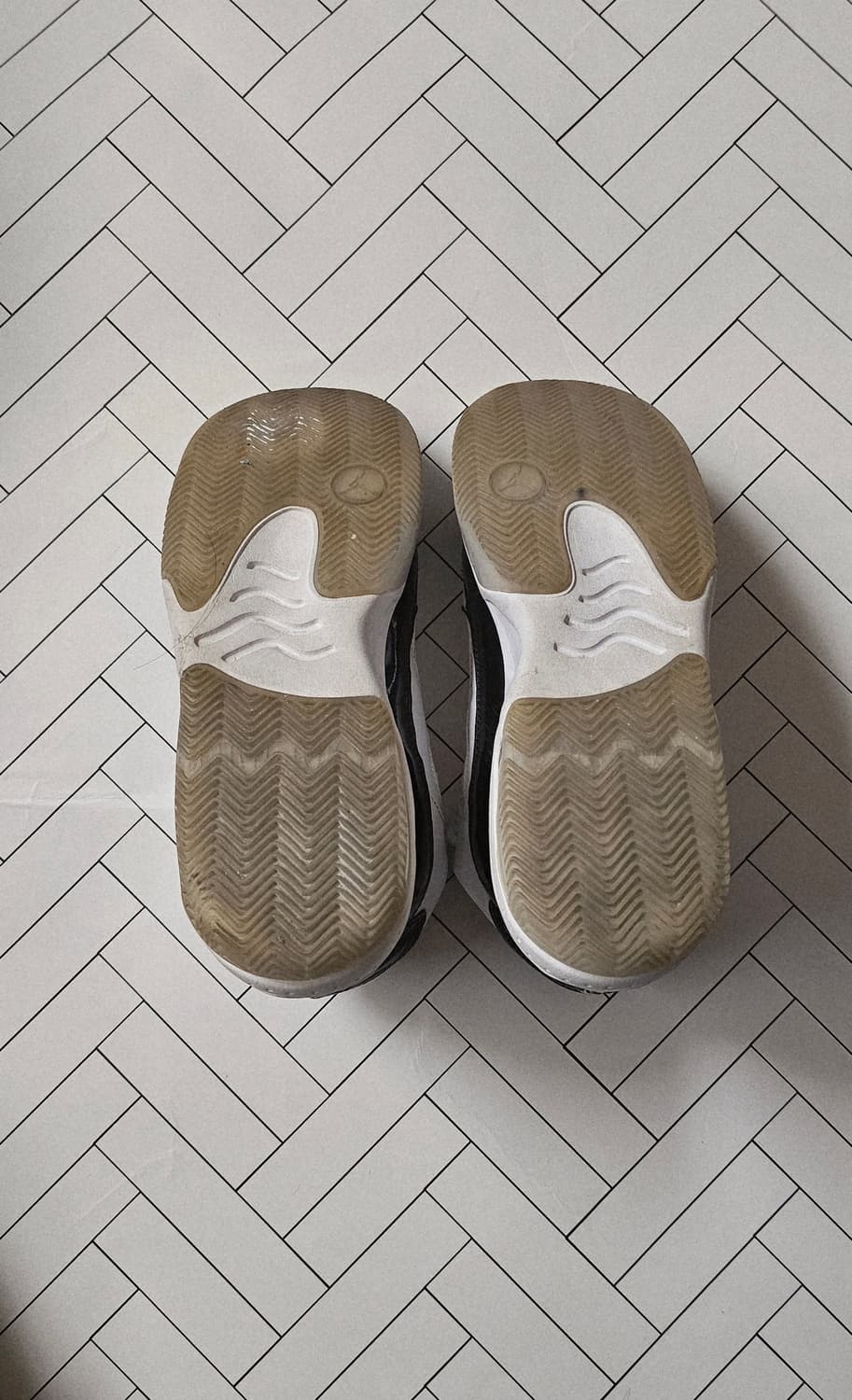 (정품)조던 맥스 아우라 2 GS 화이트 짐레드 (24.5cm) 상품이미지10