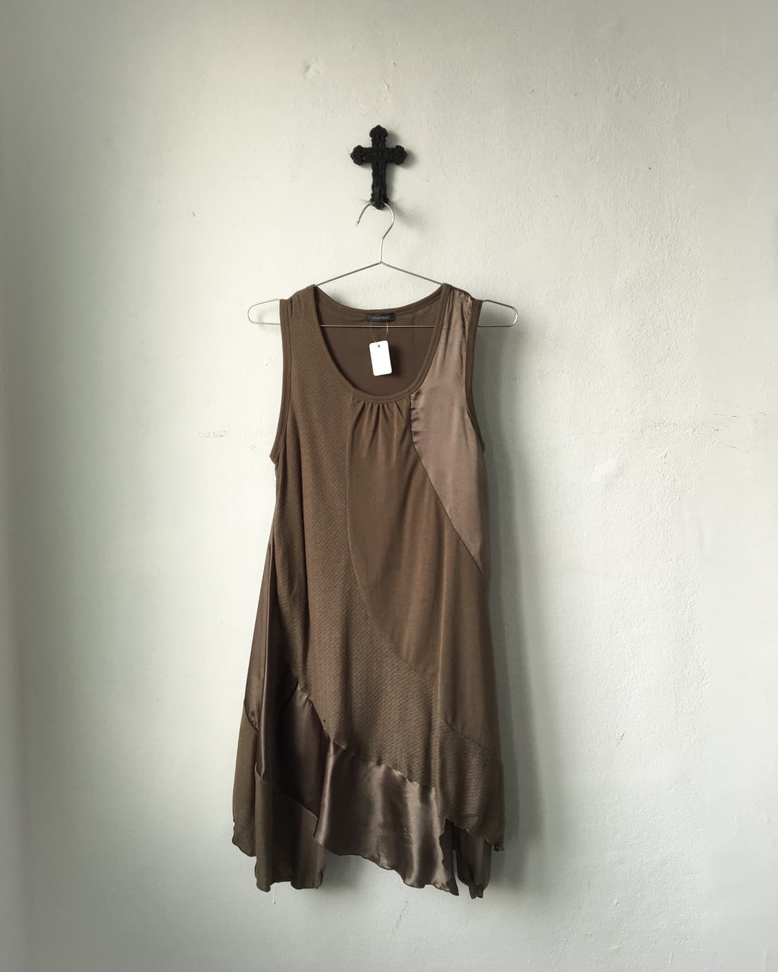 Unbalanced patch point sleeveless onepie 상품이미지2