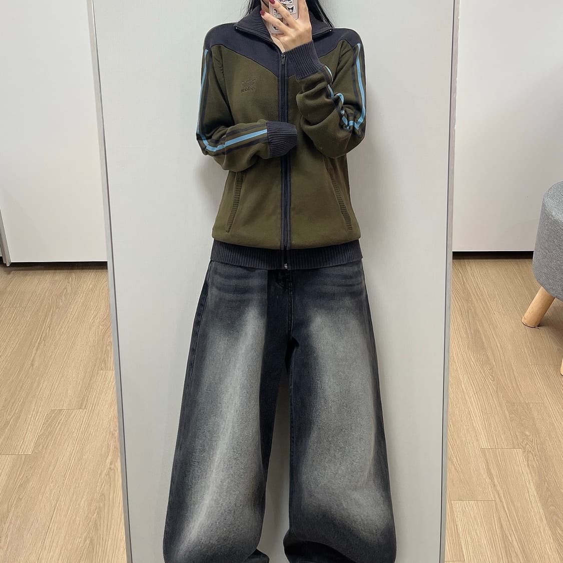 아디다스 00s 올드스쿨 카키 브라운 니트 집업 상품이미지1