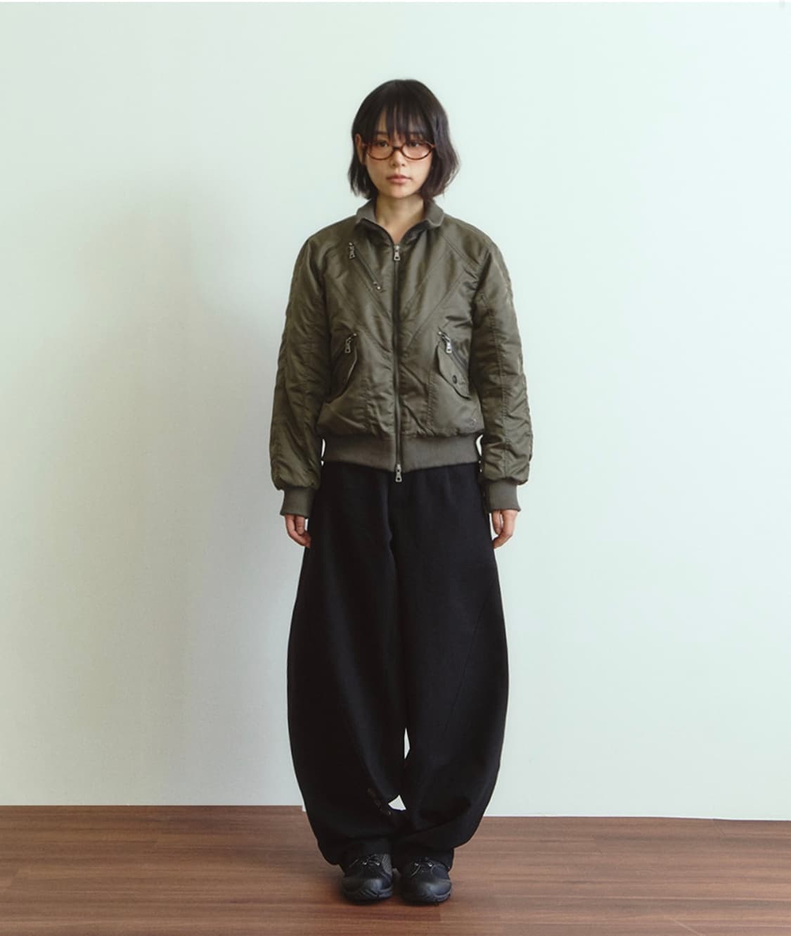 DD cropped studded MA-1 jacket (KHAKI) 상품이미지2