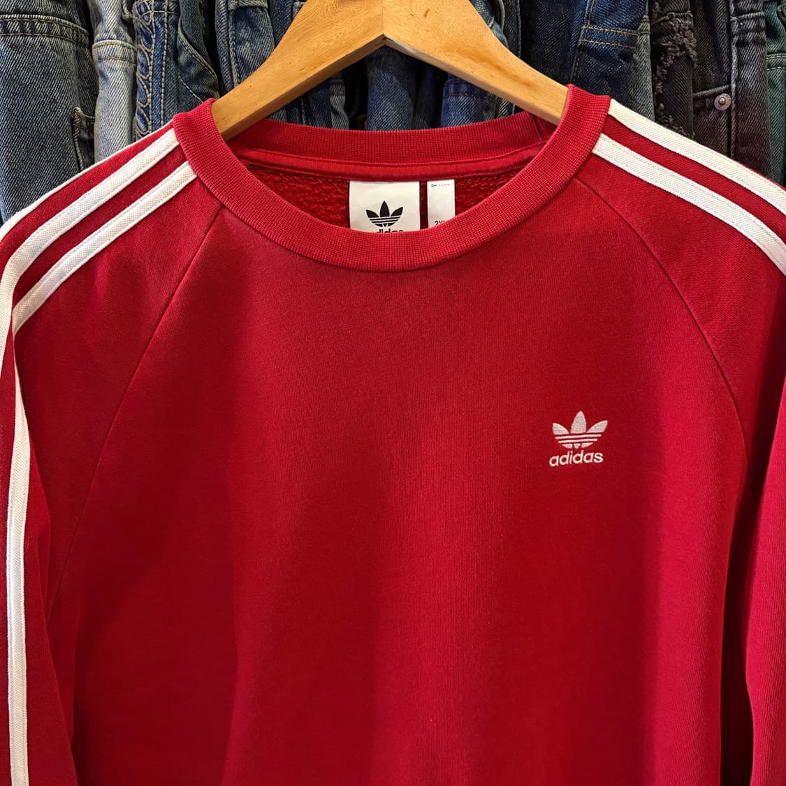아디다스 레드 삼선 맨투맨 상품이미지3