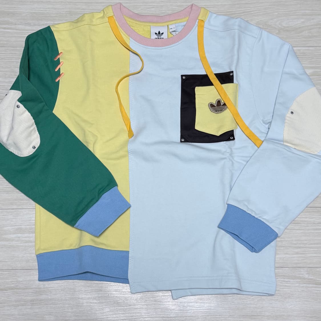 Adidas 아디다스  자수 스웻셔츠 HC0348 상품이미지3