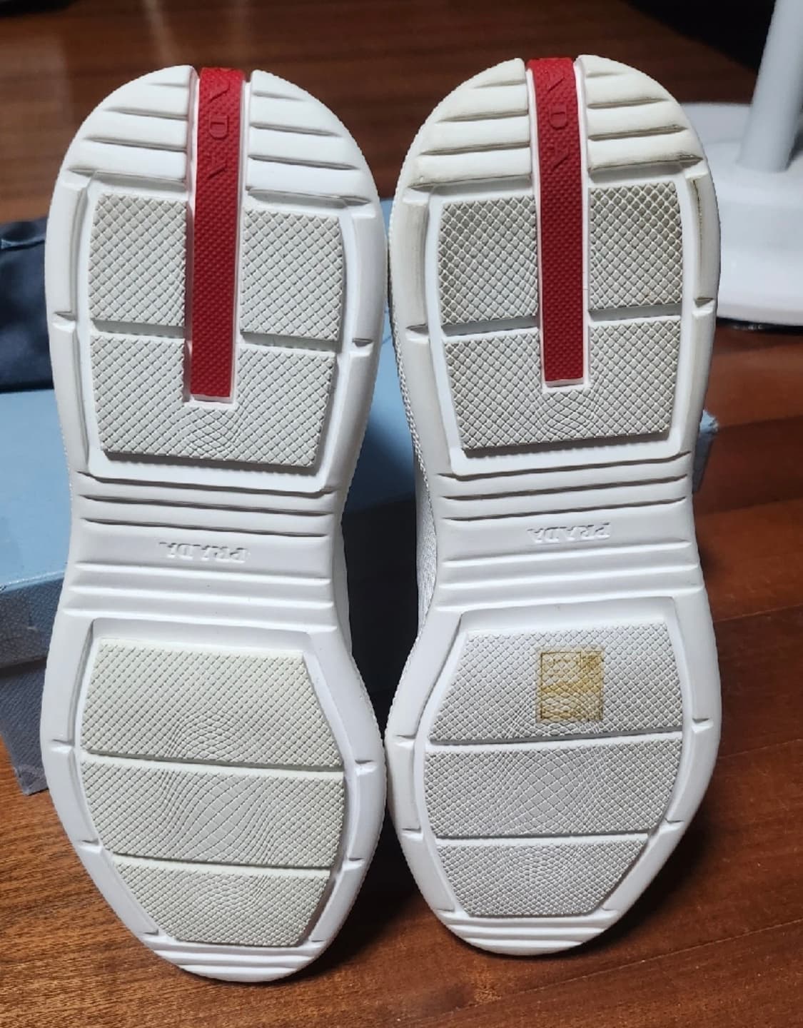 프라다 삭스 스니커즈 상품이미지5