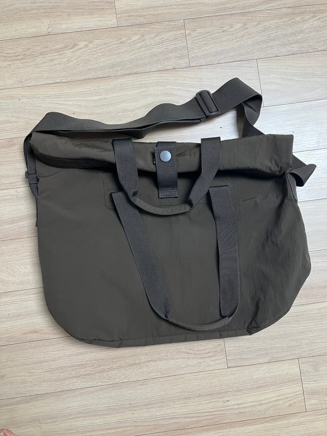 유니클로 U 롤백 브라운 472900 상품이미지1