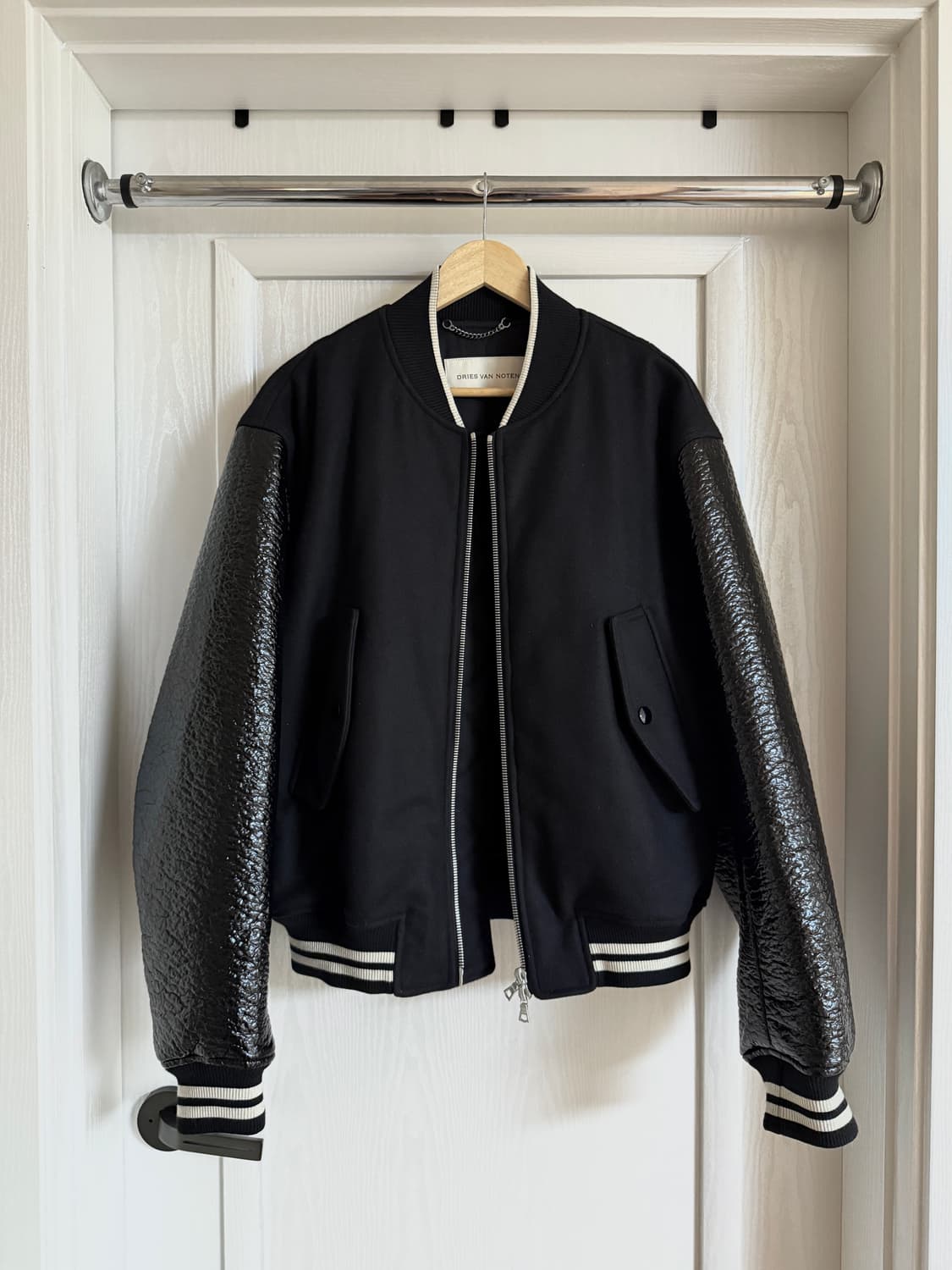 Black Zip Faux-Leather Bomber Jacket 상품이미지7
